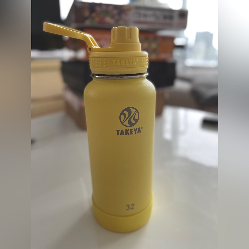 Takeya actives insulated water bottle yellow color 32oz